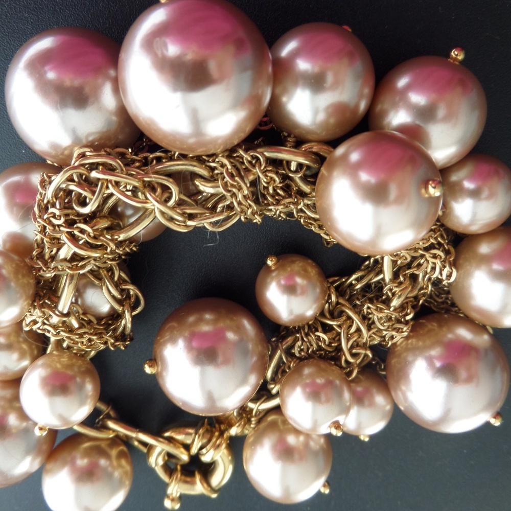 J. CREW PINK NUDE PEARLS BRACELET GOLD CHAIN